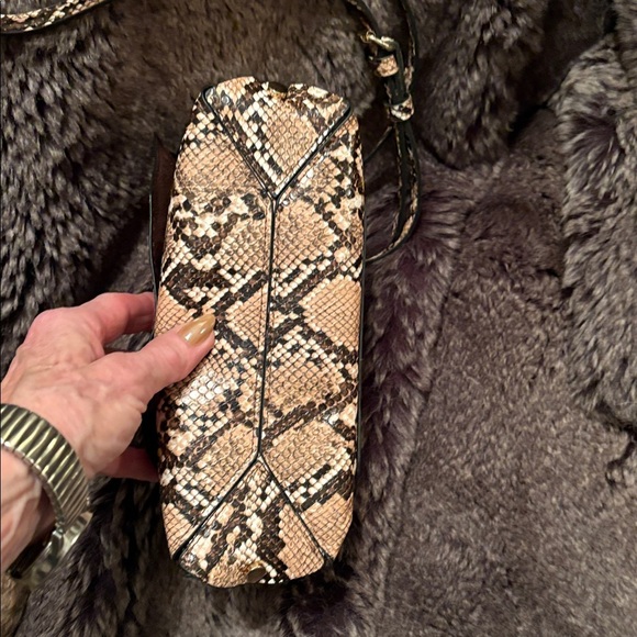 Steve Madden Stylish Snake Print Women's Bag - Picture 4 of 9
